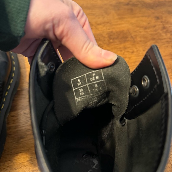 Doc Martens Leather Combat 8 - Picture 9 of 10